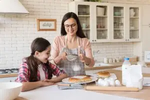 7 Hobi Ibu Rumah Tangga yang bisa menghasilkan Uang